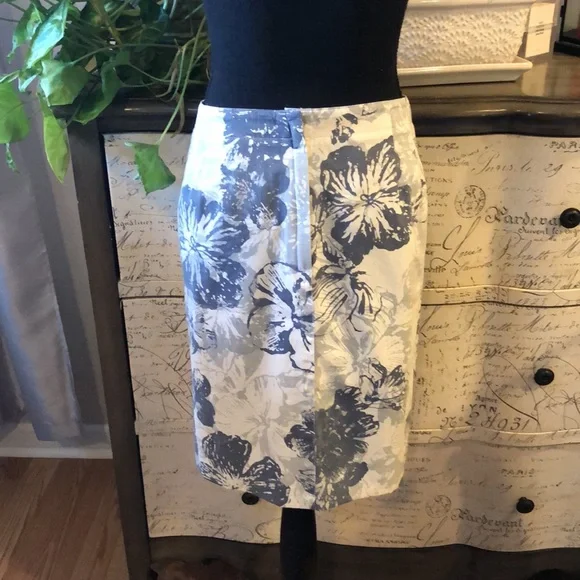ANN TAYLOR FLORAL BLUE GRAY A LINE MINI SKIRT PLUS SIZE 14 - Picture 7 of 12